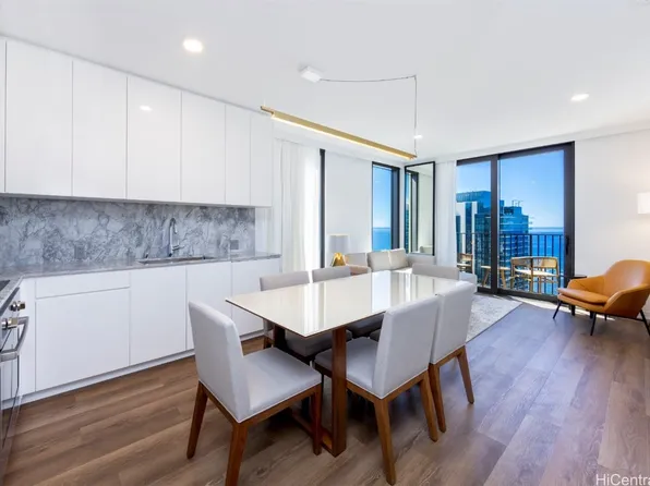 987 Queen St #3802, Honolulu, HI 96814