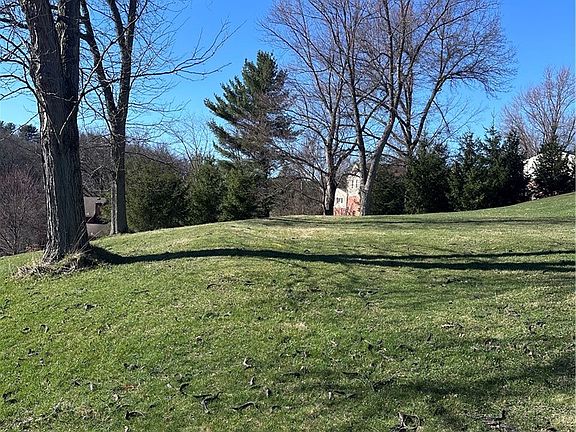 3rd image of 2544 Edgewood Dr