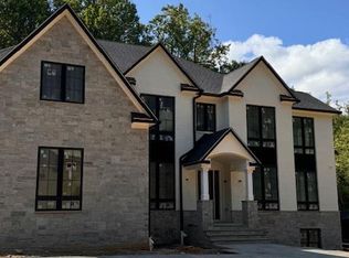 9932 Logan Dr, Potomac, MD 20854