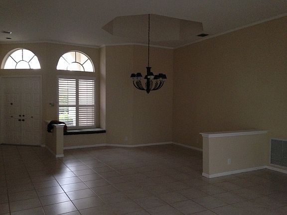 4th image of 1100 Ginger Cir