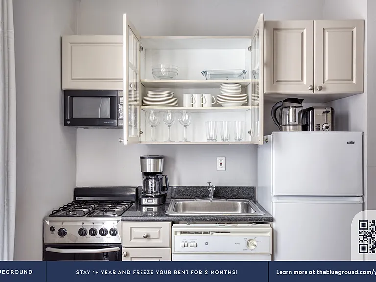 432 E 13th St #9 — Photo 7