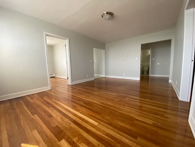 11 - 17 Beach Road Apartments — Photo 9