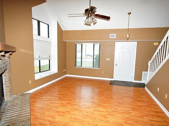 4th image of 3801 Holston Way #1