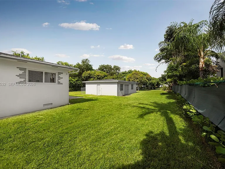 7840 SW 71st Ave — Photo 23