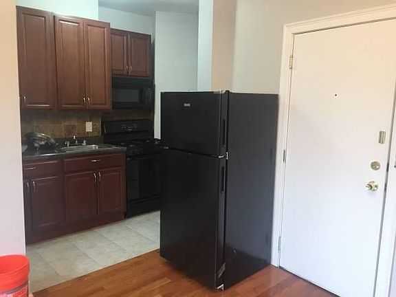 4th image of 503 Baldwin Ave #23