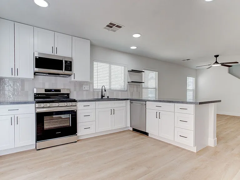 8765 First Lady Ave — Photo 12
