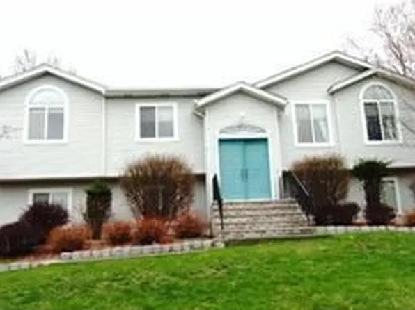 11 Robert Hagan Ct, Sparkill, NY 10976