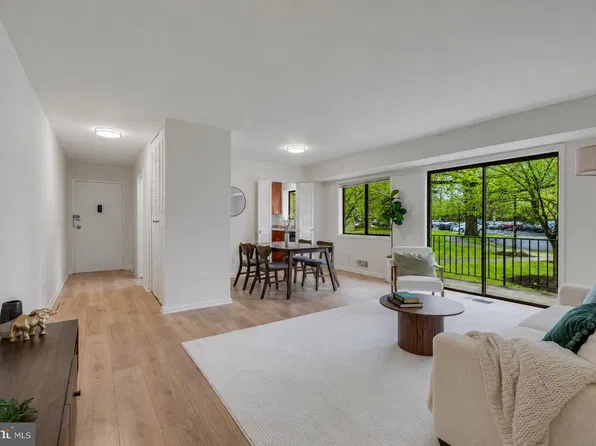 10636 Montrose Ave APT 101, Bethesda, MD 20814