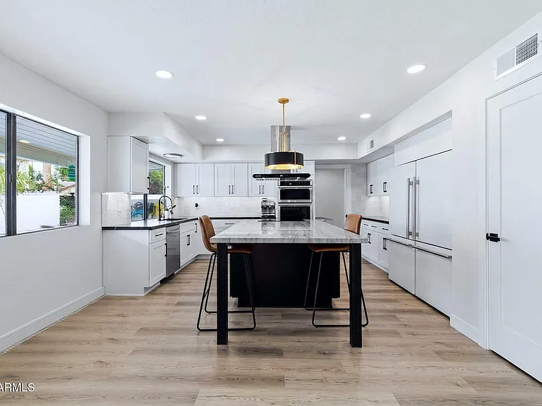 1506 E Edgewater Dr — Photo 6