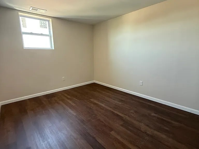 3003 Genesee St #2 — Photo 5