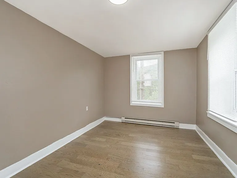 30 Main St — Photo 18