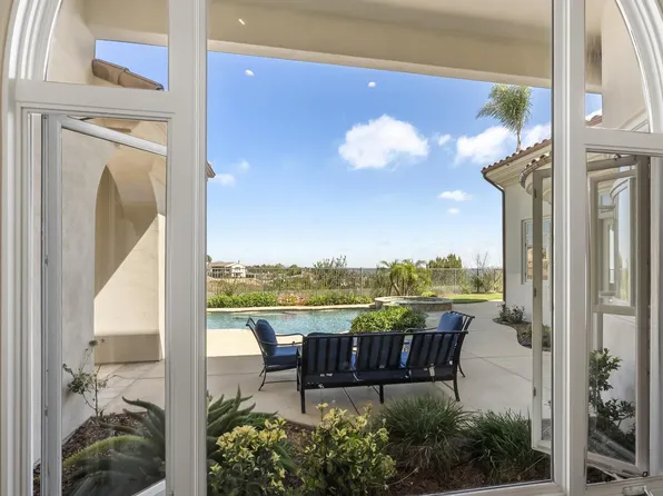 7020 El Fuerte St, Carlsbad, CA 92009
