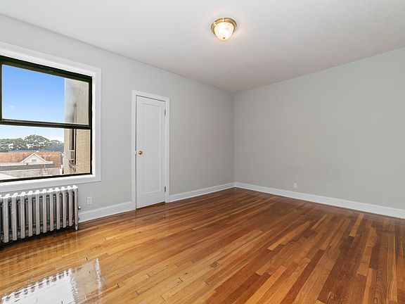 4th image of 10420 115th St #4D