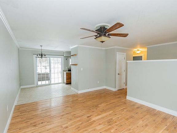 4th image of 3 White Pine Ln