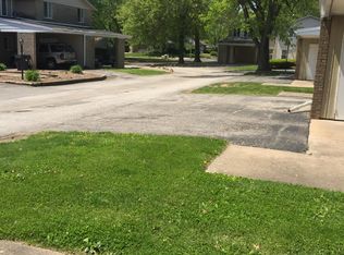 15 Florentine Ct #15, Pekin, IL 61554