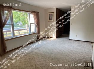 540 E 4th St, Morris, MN 56267