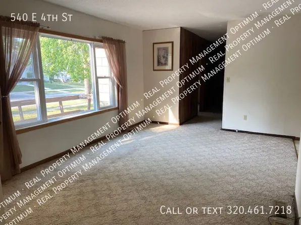 540 E 4th St, Morris, MN 56267
