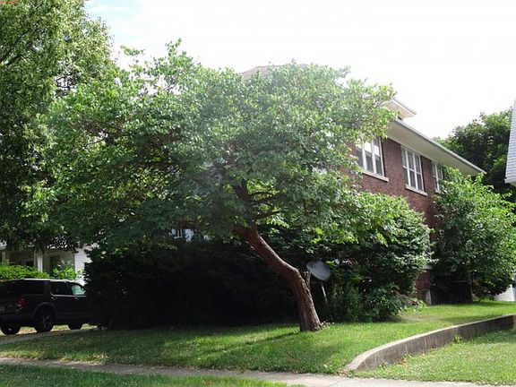 3rd image of 320 S Chicago Ave