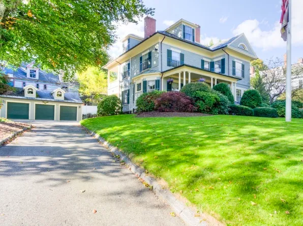 9 Westland St, Worcester, MA 01602