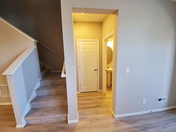 5th image of 4788 N Kittredge St #2