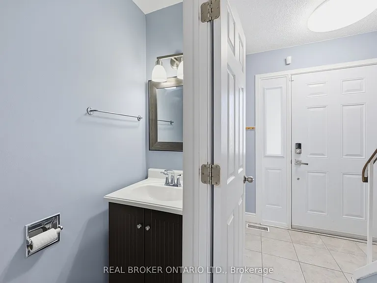 262 Kenora Ave #29 — Photo 9