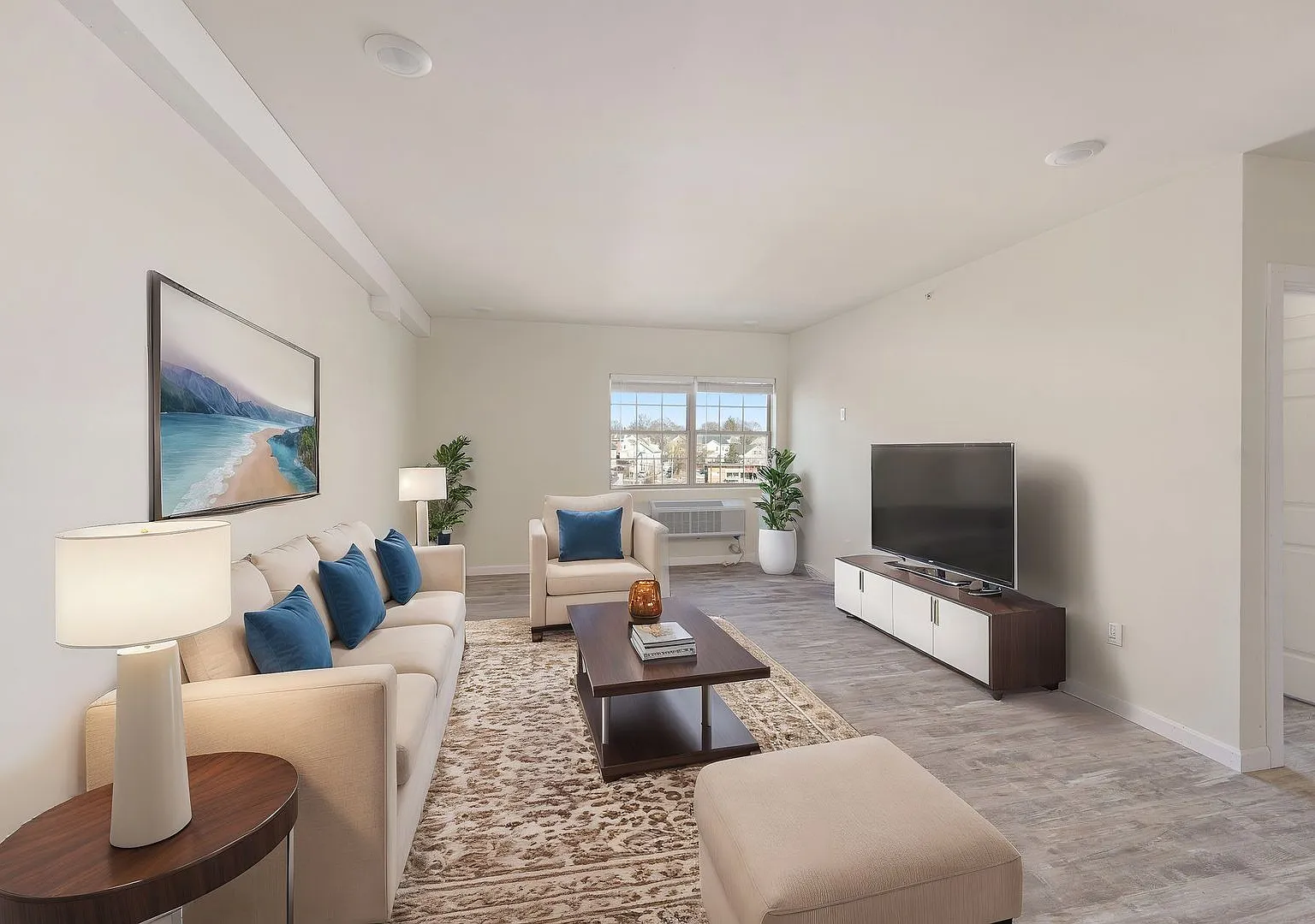 Pine Street Apartments — Photo 1