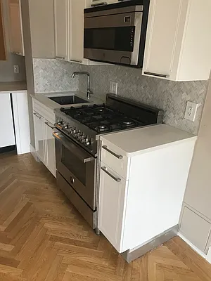 Rented by UES Management | media 18