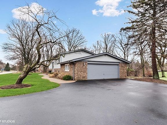 2nd image of 6 Stone Haven Dr