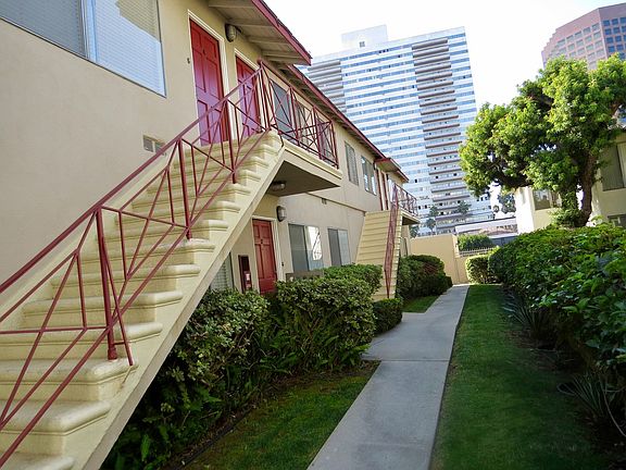 4th image of 1219 Barry Ave APT 6