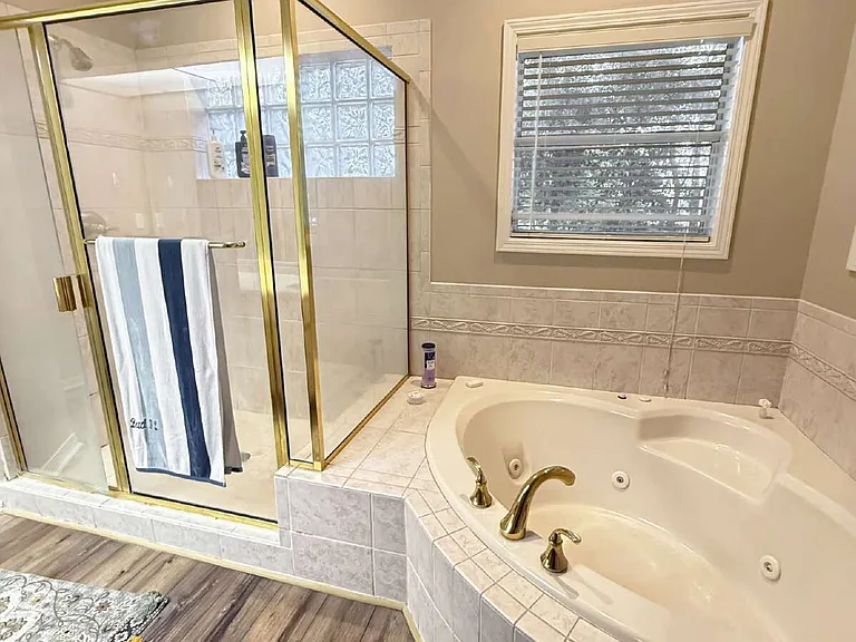404 Buxton Way — Photo 8