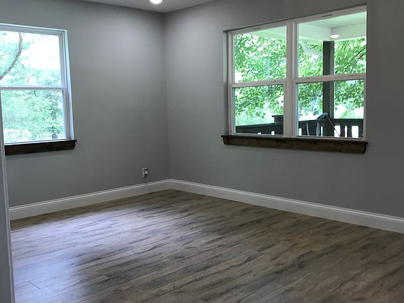 4th image of 170 Wright Dr