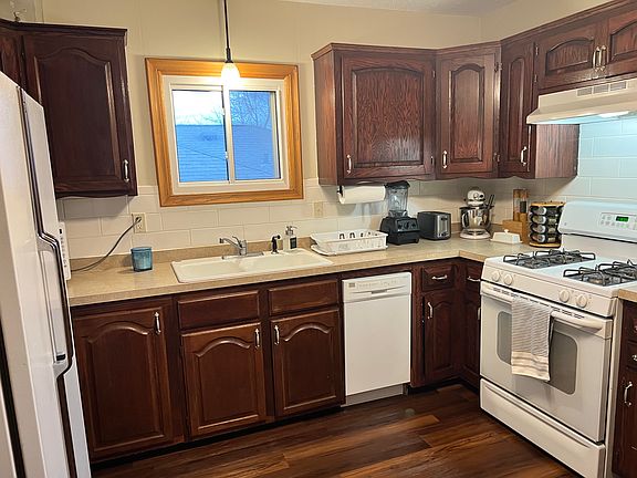 2nd image of 4627 W 124th St Floor 2