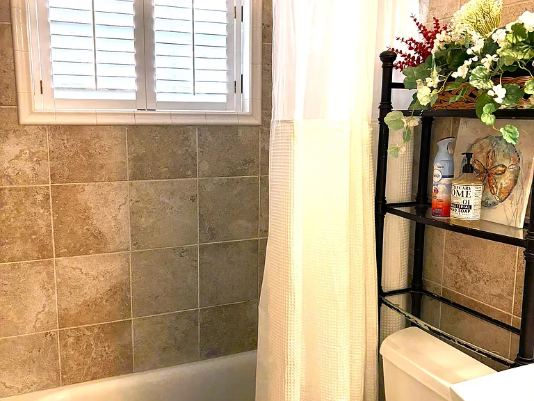 3303 Saxon Dr — Photo 15