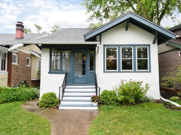 1038 Mapleton Ave, Oak Park, IL 60302