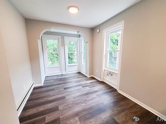 5th image of 2325 N 16th St #2R