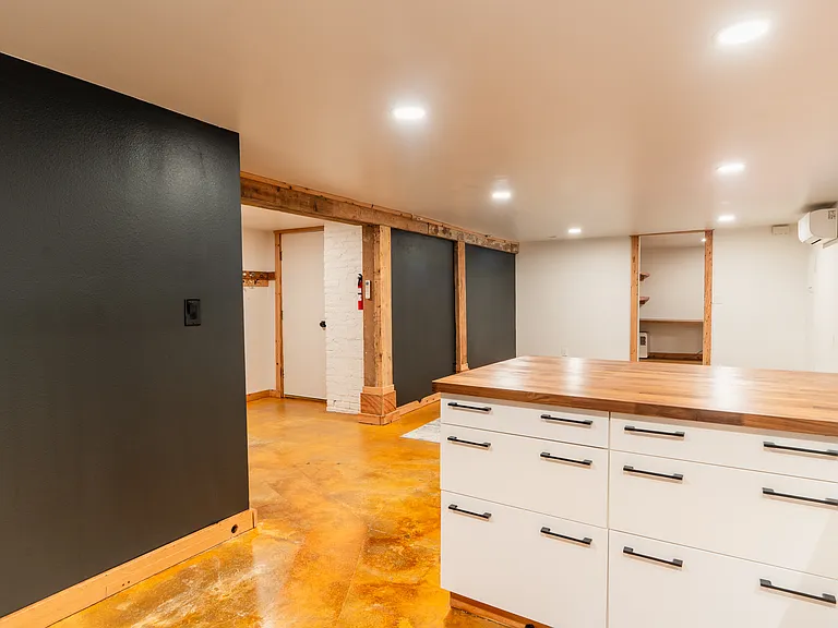 1815 NW Hoyt St #1 — Photo 11