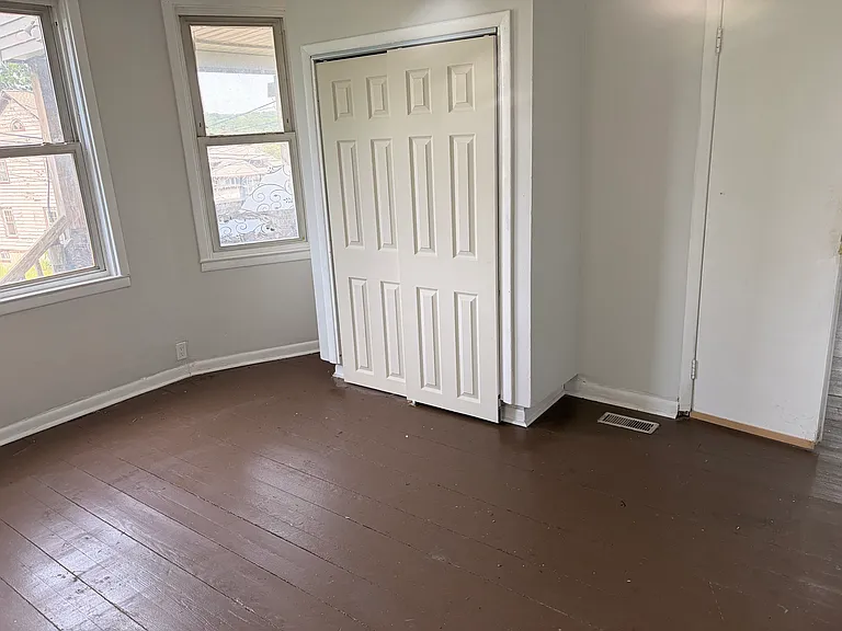 57 Lounsbury St #1 — Photo 6