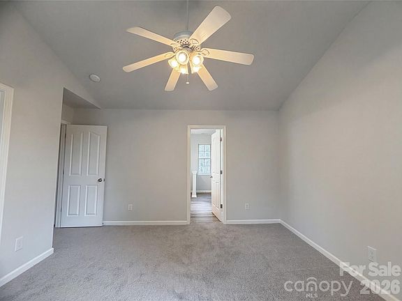 4th image of 2312 Meadecroft Rd