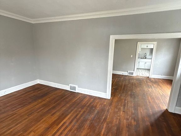 3rd image of 12106 Lenacrave Ave
