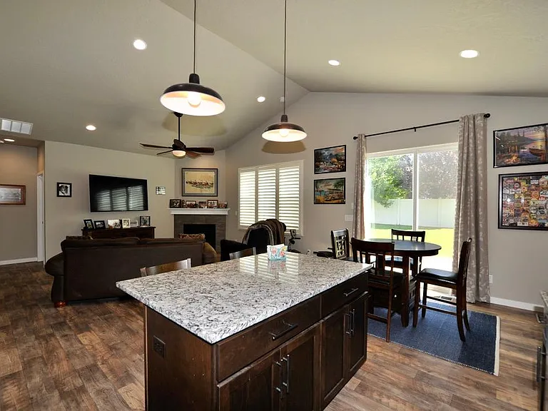 6312 N Descartes Dr — Photo 10