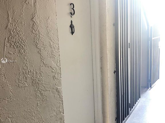 4th image of 12101 NE 6th Ave APT 3