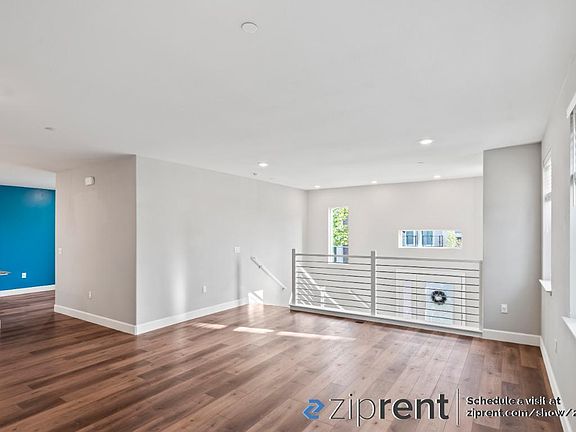 5th image of 157 Llano De Los Robles Ave #7