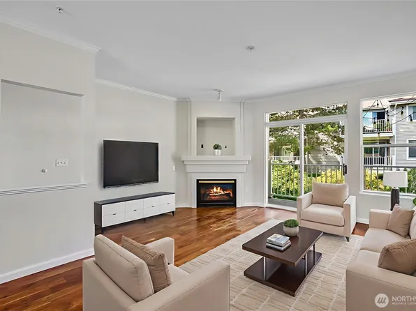 25235 SE Klahanie Boulevard #J202, Sammamish, WA 98029