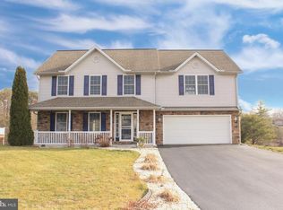 63 Longstreet Dr, Carlisle, PA 17013
