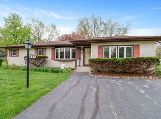 157 Green Acres Dr, Valparaiso, IN 46383