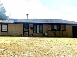 410 Drake Dr, Ponca City, OK 74604