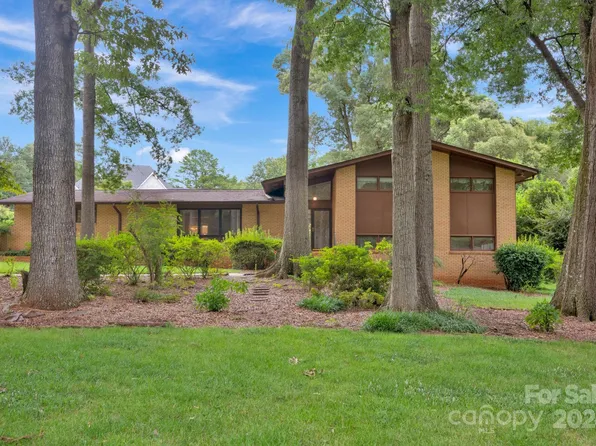 823 Wingrave Dr, Charlotte, NC 28270