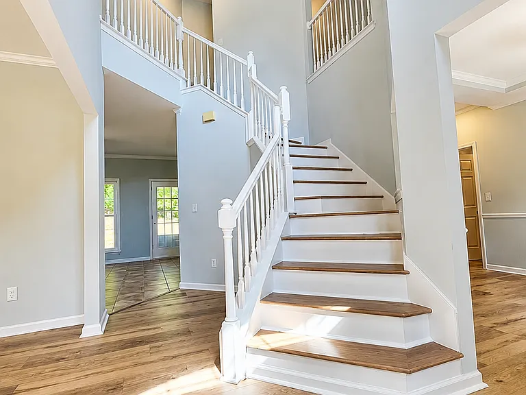 366 Belmont Chase Ct — Photo 2