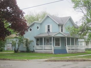 702 N Main St, Three Rivers, MI 49093