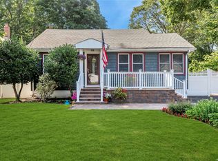 373 Collington Dr, Ronkonkoma, NY 11779